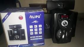 A picture of WOOFERS ON SALE 110.000 CALL 0701627821
