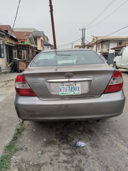 A picture of 2004 Toyota Camry