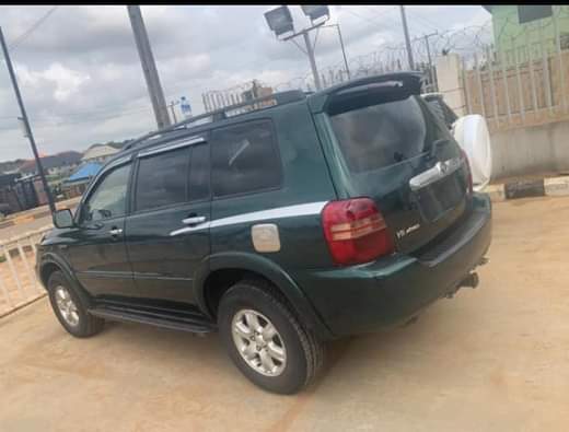 A picture of Nigeria used Highlander 2003 model Price 7m For more details
