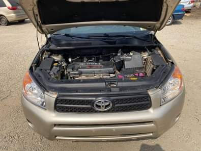 A picture of GOLD A Neatly Used Toyota Rav 4 2008 Model With