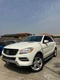 A picture of 2013 ML350