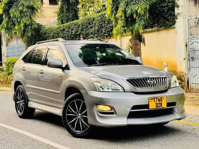 A picture of TOYOTA HARRIER