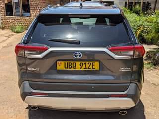 A picture of TOYOTA RAV4 2021