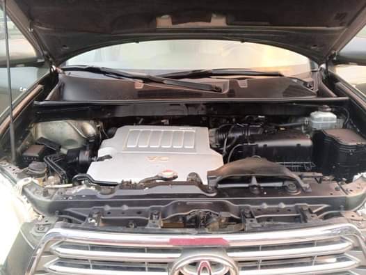 A picture of 2009 UNREGISTERED BELGIUM TOYOTA HIGHLANDER WITH RECENT DUTY KEYLESS POWERBOOT