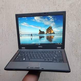 A picture of Dell core i3 laptop