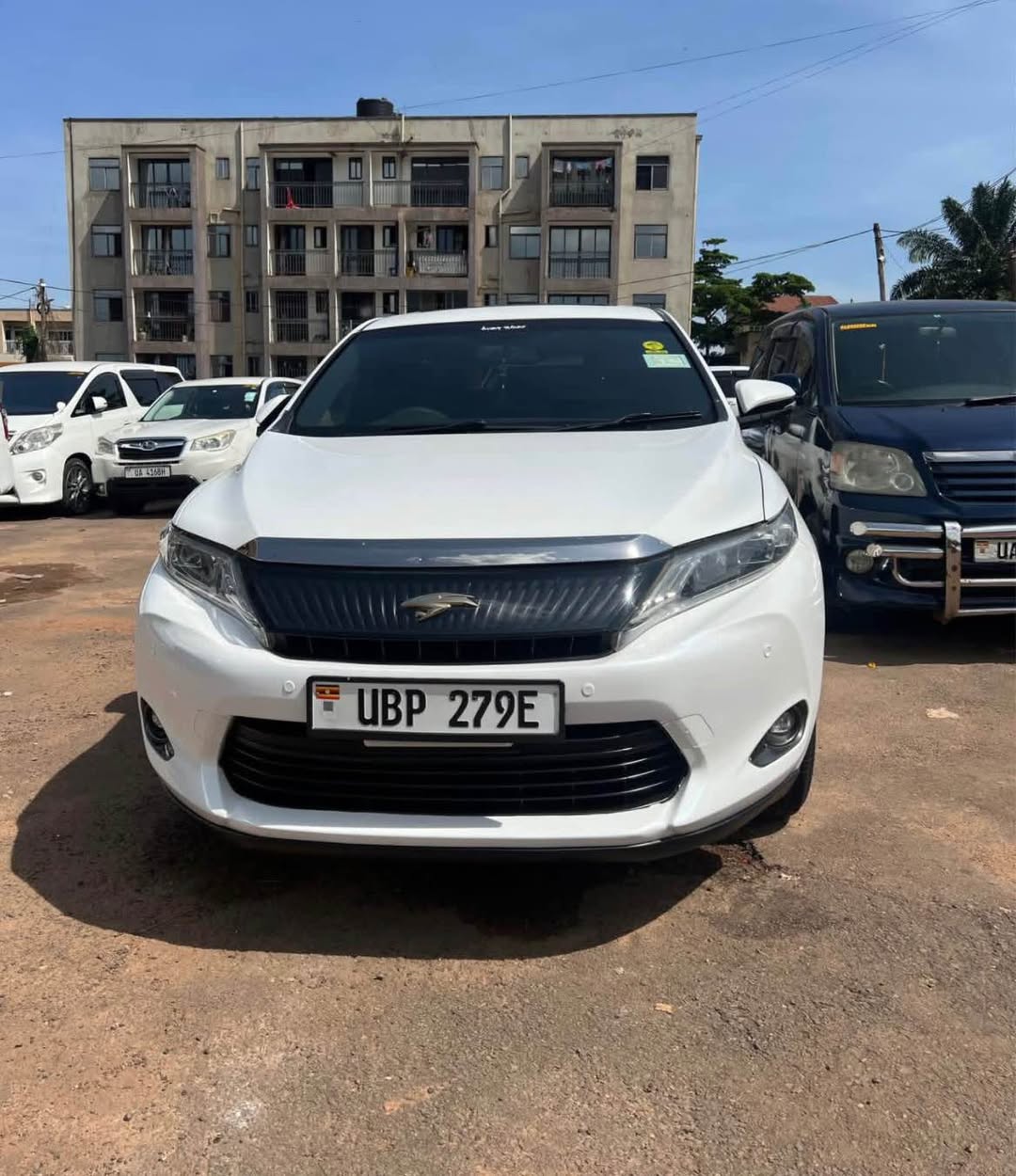 A picture of Toyota Harrier0765424123 0709446672