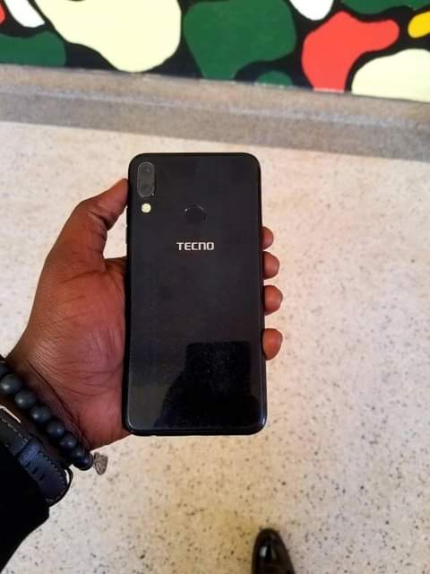 A picture of Tecno Camon 11 32gb 200k