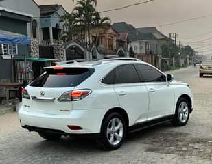 A picture of Entry 2011 LEXUS RX350
