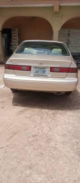 A picture of Clean 2000 model Camry buy and traveling clean in and