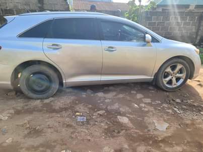 A picture of 2011 Toyota Venza Toks standard