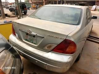 A picture of 2004 Toyota Avalon