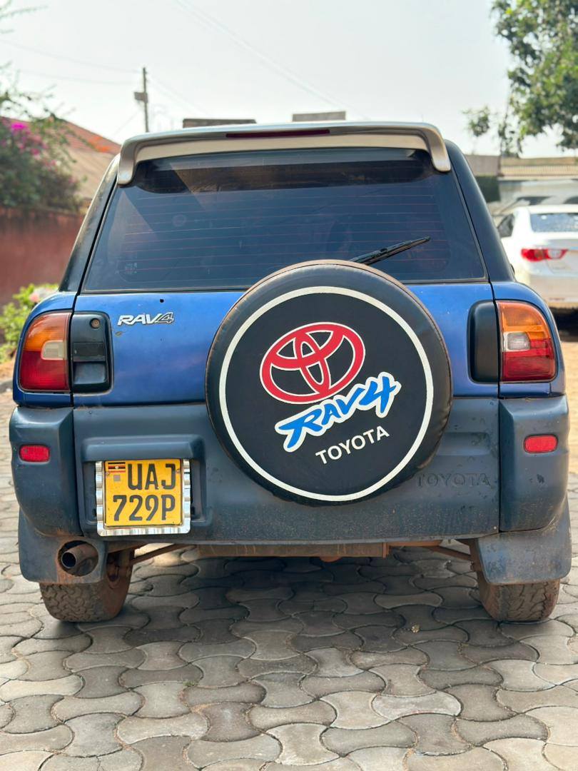 A picture of RAV4 7.5M CALL 0701488581 WHAT S APP 0776417404