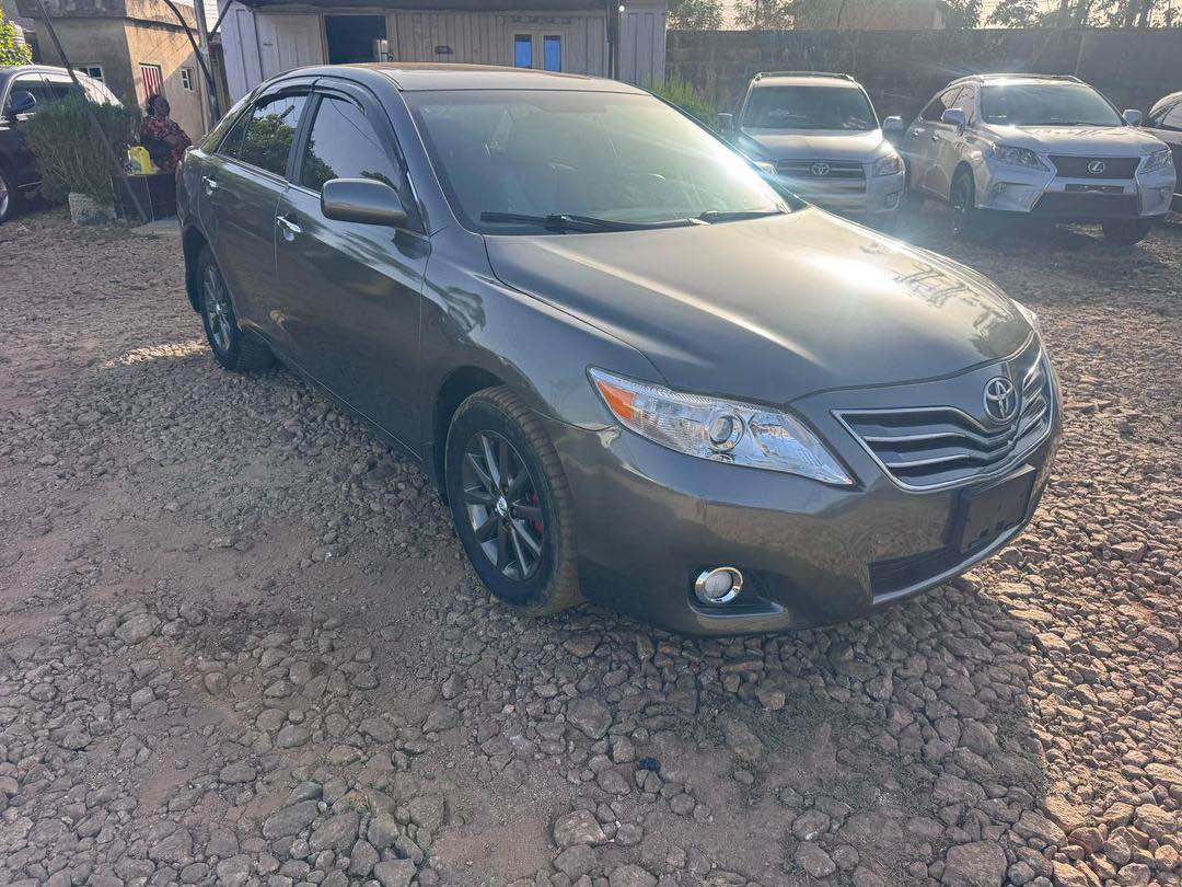 A picture of TOYOTA CAMRY XLE V6 2010 MODEL