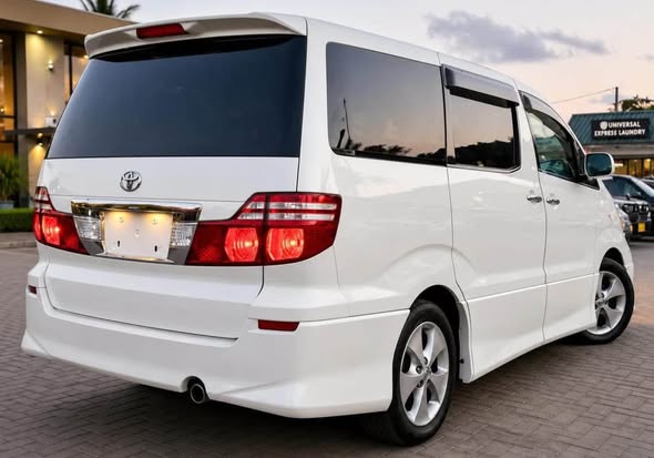 A picture of Bei 25 9Milion Usajiri TOYOTA ALPHARD NEW Year 2007 Engine