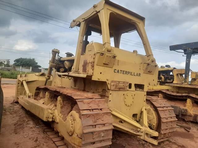 A picture of D8k bulldozer caterpillar
