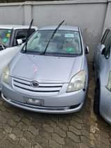 A picture of 2004 toyota spacio
