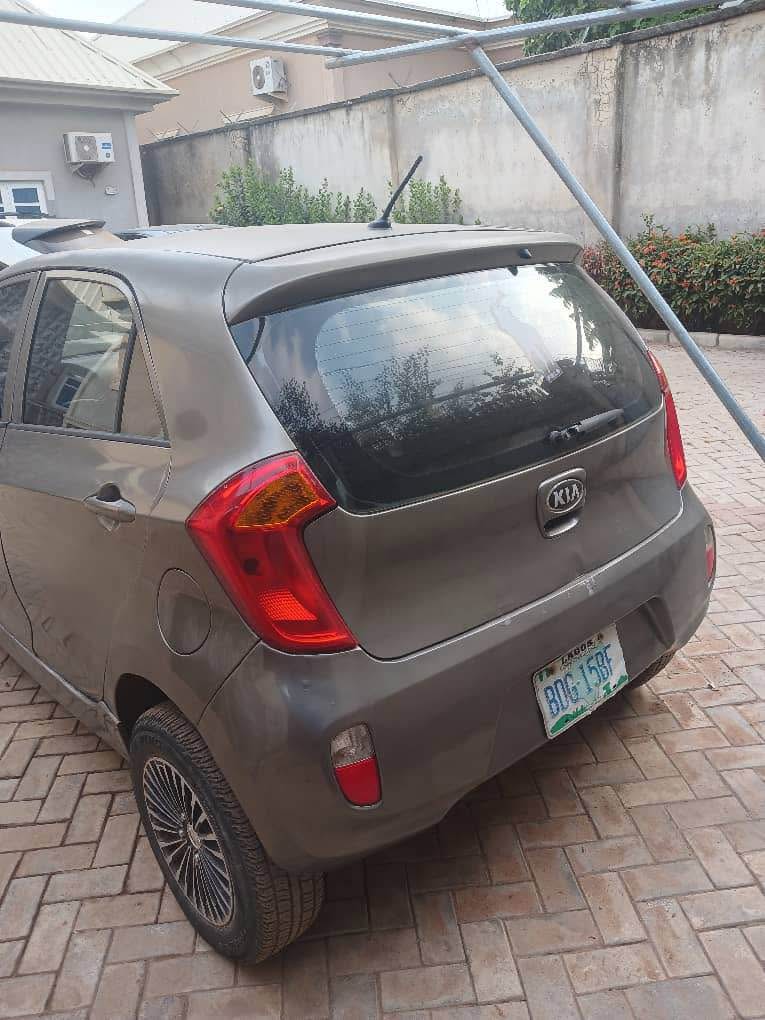 A picture of Extremely clean buy and drive Kia with absolutely nothing to