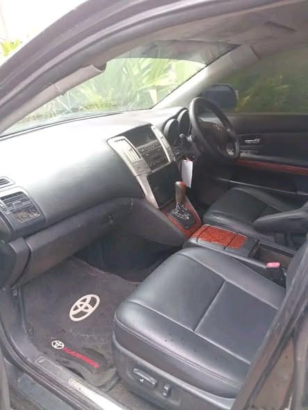 A picture of TOYOTA HARRIER NEW