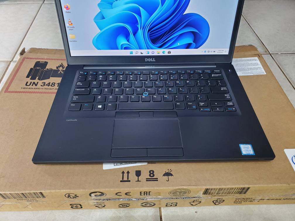 A picture of Dell Latitude E7480 7th generation core i5