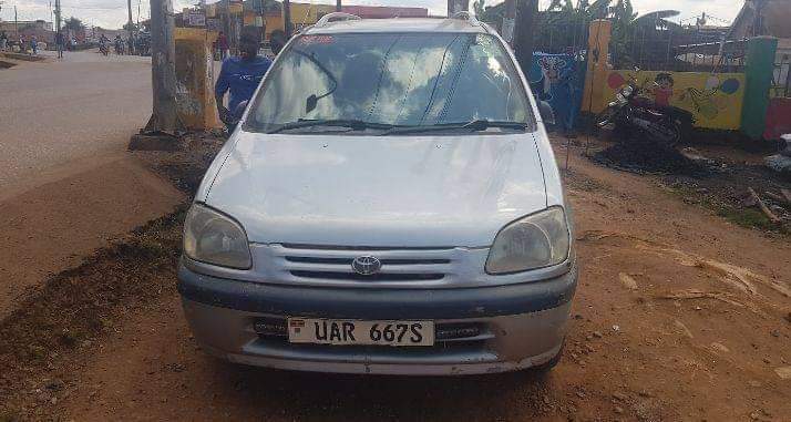 A picture of 1998 Toyota raum 1.5AWD