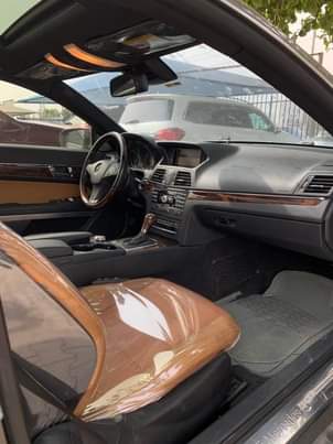A picture of Foreign used 2009 E550 panoramic roof