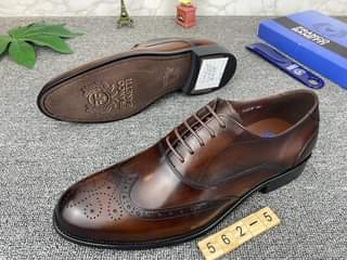 A picture of Shoes men