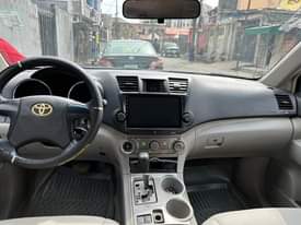 A picture of Toyota Highlander 2008 used keys start leather seat V6 engine