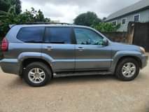 A picture of GX470 2005