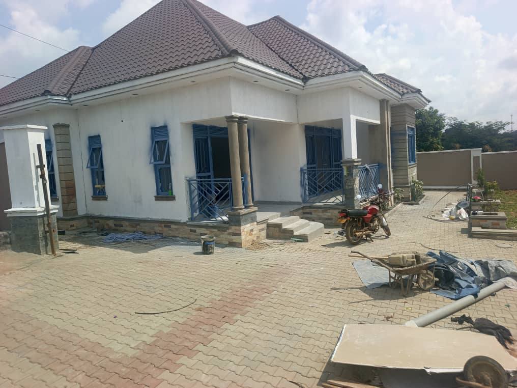 A picture of Brand new house under completion for sale in Kira Kimwanyi