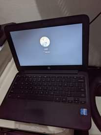 A picture of Nauza PC pamoja na External yake GB 512 na imejaa