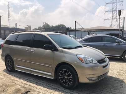 A picture of Toyota Sienna 2005 Model