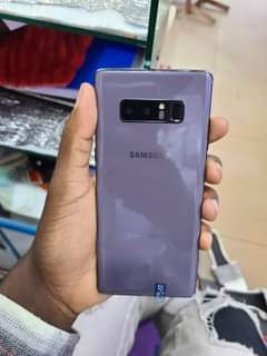 A picture of Note 8 at 260k slight crack