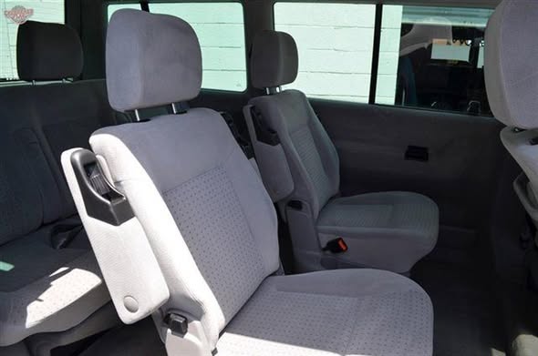 A picture of Suzuki mini bus