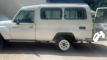 A picture of Land cruiser with 1hz engine 320 000 hurry hurry call