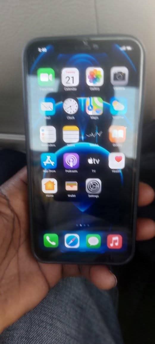 A picture of Apple iphone 12 muni