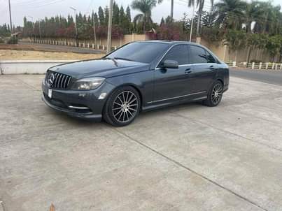 A picture of Mercedes Benz C300 2011