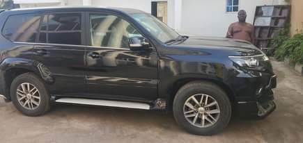 A picture of Gx470 upgraded to Toyota Lans cruiser Prado