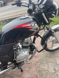 A picture of Haojue E xpress inauzwa bei na fuu sanaaa aina kipengele