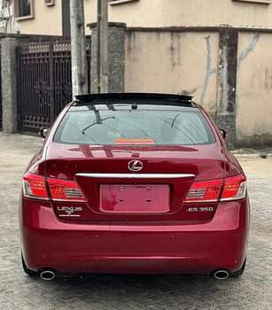 A picture of Foreign Used ES350 2012