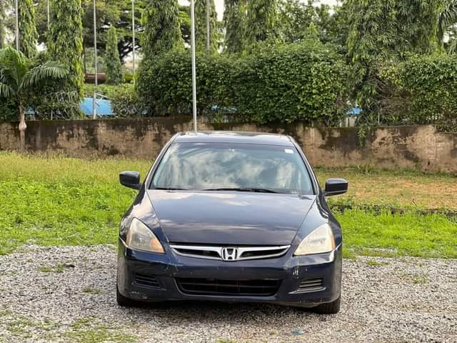 A picture of FOR SALE Super clean Honda Accord DC 2007 model with