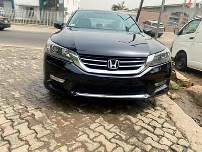 A picture of Unresgistered 2014 Honda Accord sharp first body