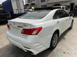 A picture of 6 Month used Lexus ES 350 2012 model First body