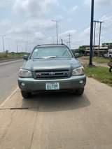 A picture of Good deal 2005 Toyota Highlander Good Engine and Gear AC