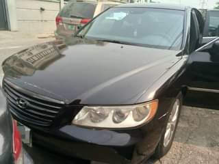 A picture of Hyundai Azera 08