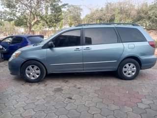 A picture of QUICK SALES SUPER CLEAN 2006 TOYOTA SIENNA ENGINE GEAR AC