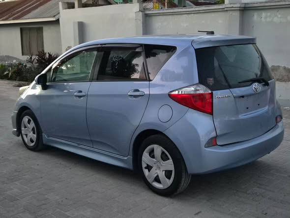 A picture of TOYOTA RACTIZ 2012