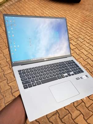 A picture of LG GRAM i7
