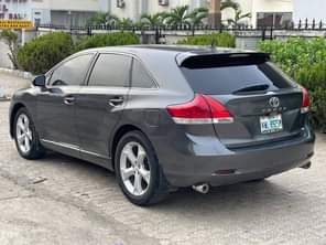A picture of 08104854872 DISTRESS CLEAN USED 2010 TOYOTA VENZA GOING 8 8M