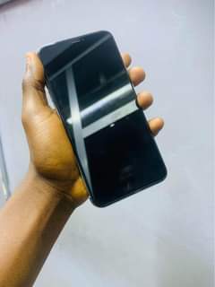 A picture of Iphone xs max 256gb
