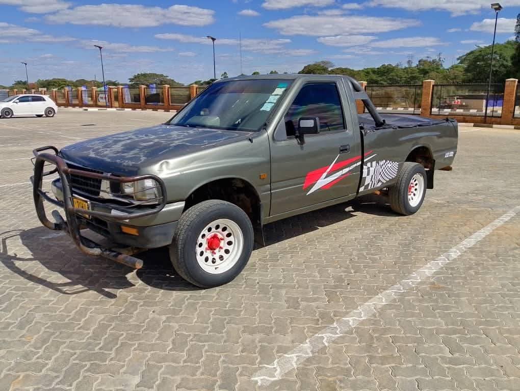 classifieds/cars isuzu